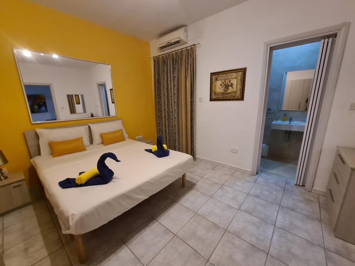 Spacious Seafront Apt Next To Sliema-Valeta Ferry Exterior photo